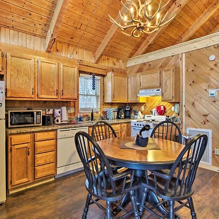 Sevierville Cabin With Private Hot Tub And Fireplace! Екстериор снимка