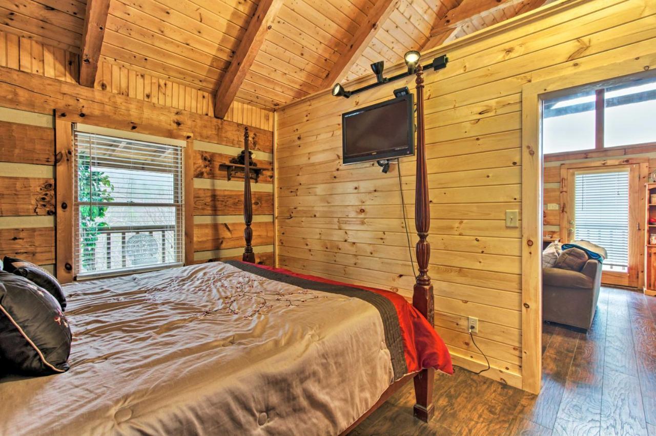 Sevierville Cabin With Private Hot Tub And Fireplace! Екстериор снимка