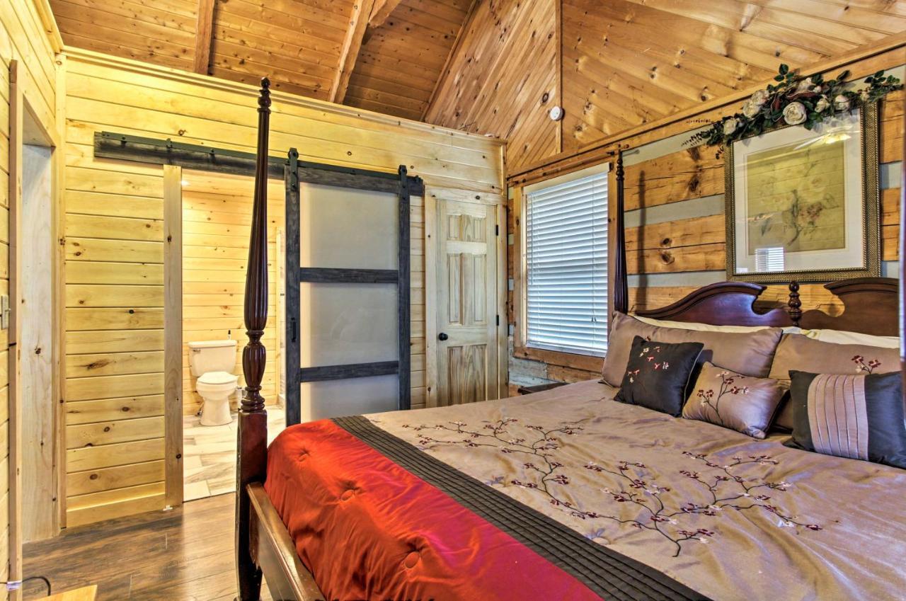 Sevierville Cabin With Private Hot Tub And Fireplace! Екстериор снимка