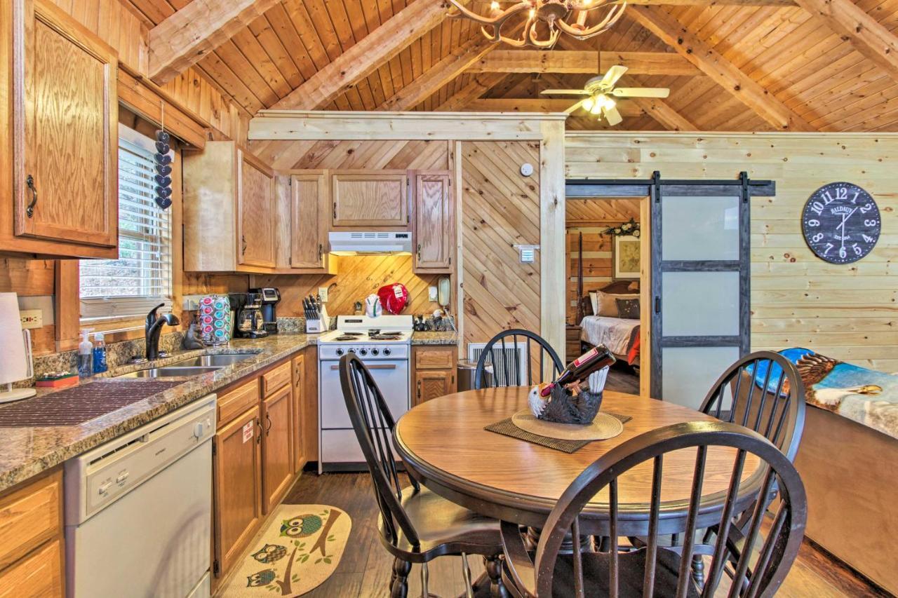 Sevierville Cabin With Private Hot Tub And Fireplace! Екстериор снимка