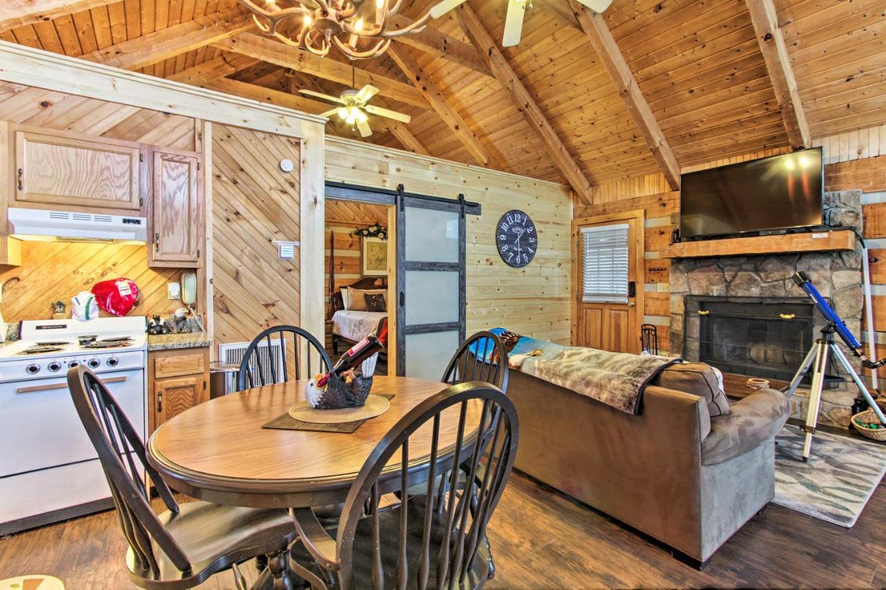 Sevierville Cabin With Private Hot Tub And Fireplace! Екстериор снимка