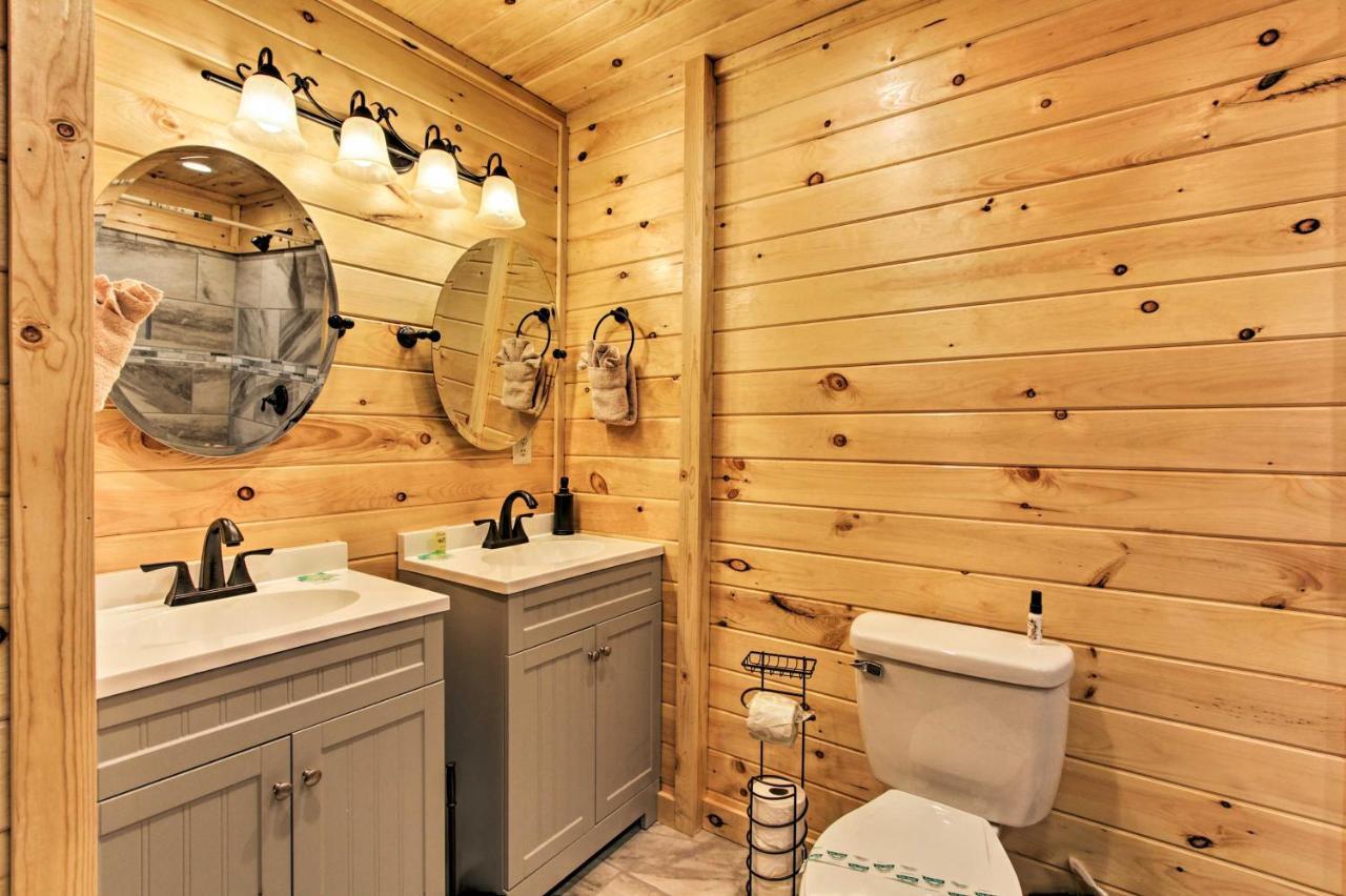 Sevierville Cabin With Private Hot Tub And Fireplace! Екстериор снимка