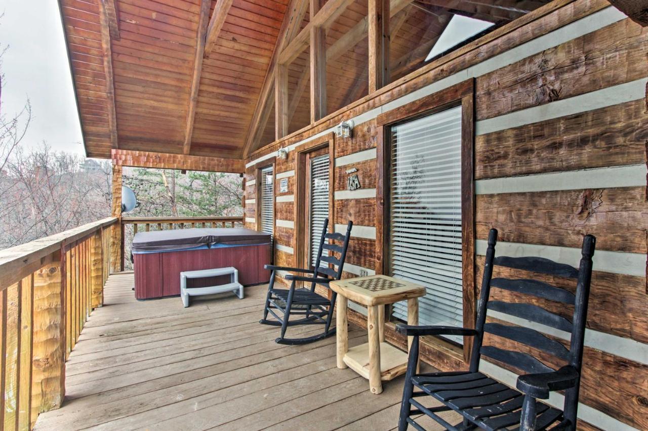 Sevierville Cabin With Private Hot Tub And Fireplace! Екстериор снимка